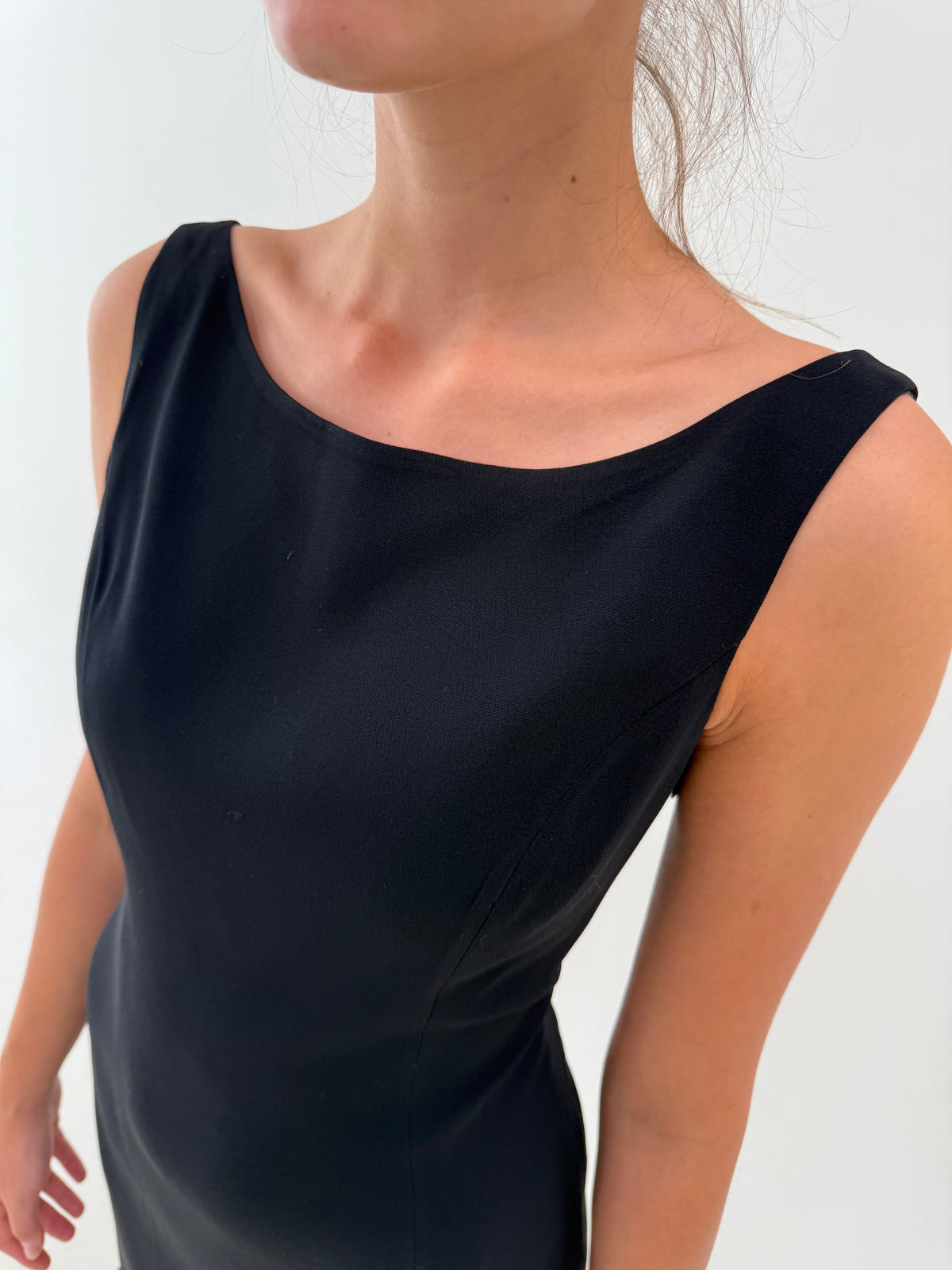 LBD Moschino excepțională de la business la cocktail în croi clasic mermaid