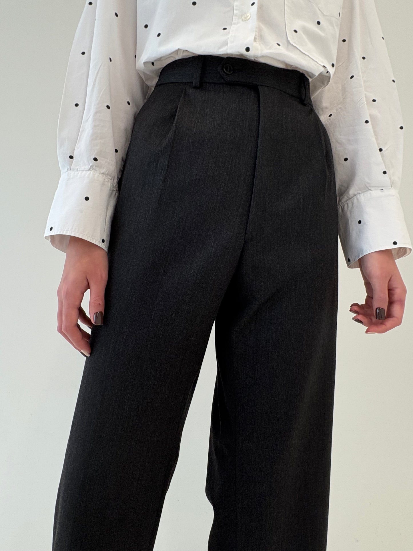 Pantaloni charcoal gray din stofă excepțională de lana merino extrafina