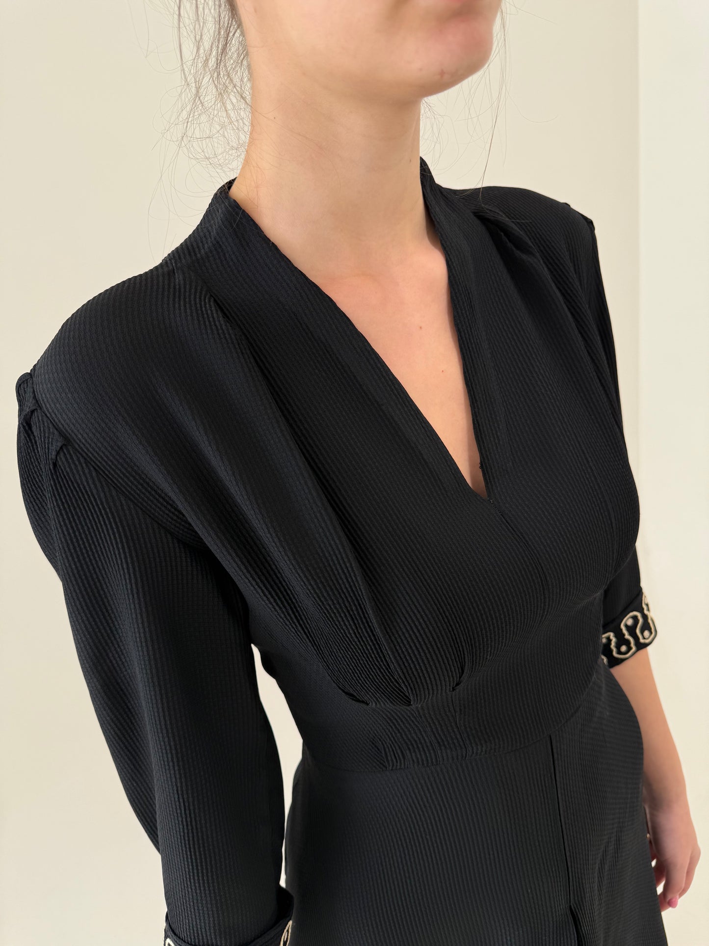 LBD vintage excepțional în croi ultra feminin cu talie marcată de la zi la seară