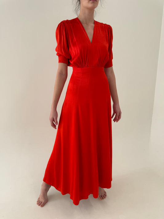 Rochie maxi vinatge electric red cu talie ultra înaltă și bust drapat