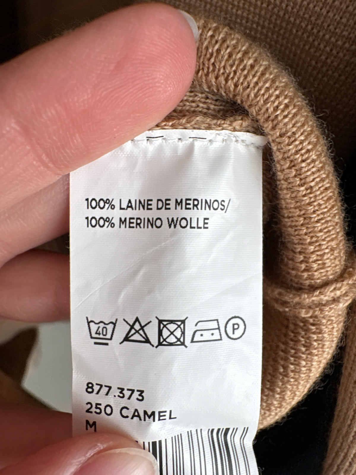 Pulover camel din lana merino extrafina cu nasturi aurii metalici