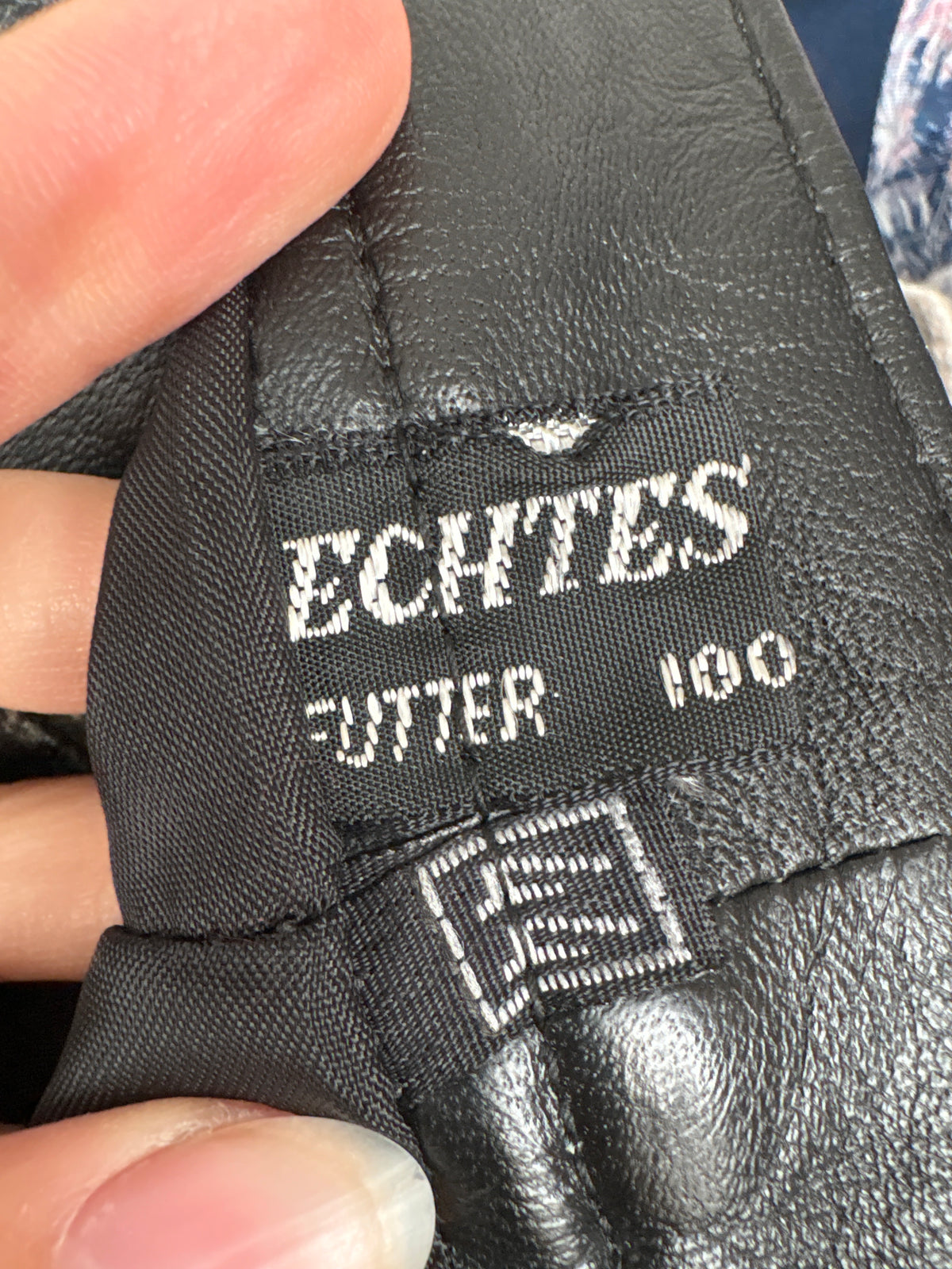 Pantaloni din piele naturală extra moale cu pense și talie ultra înaltă