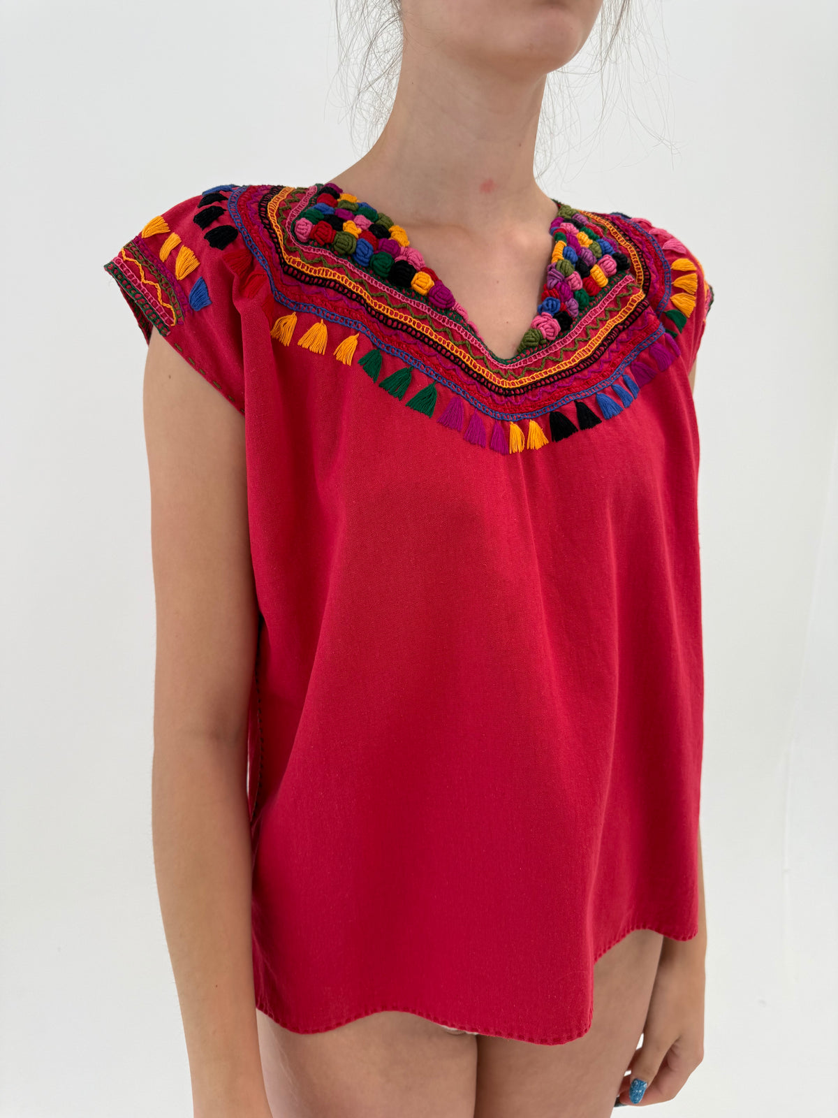 Top boho raspberry red cu broderie colorată din pânză de in