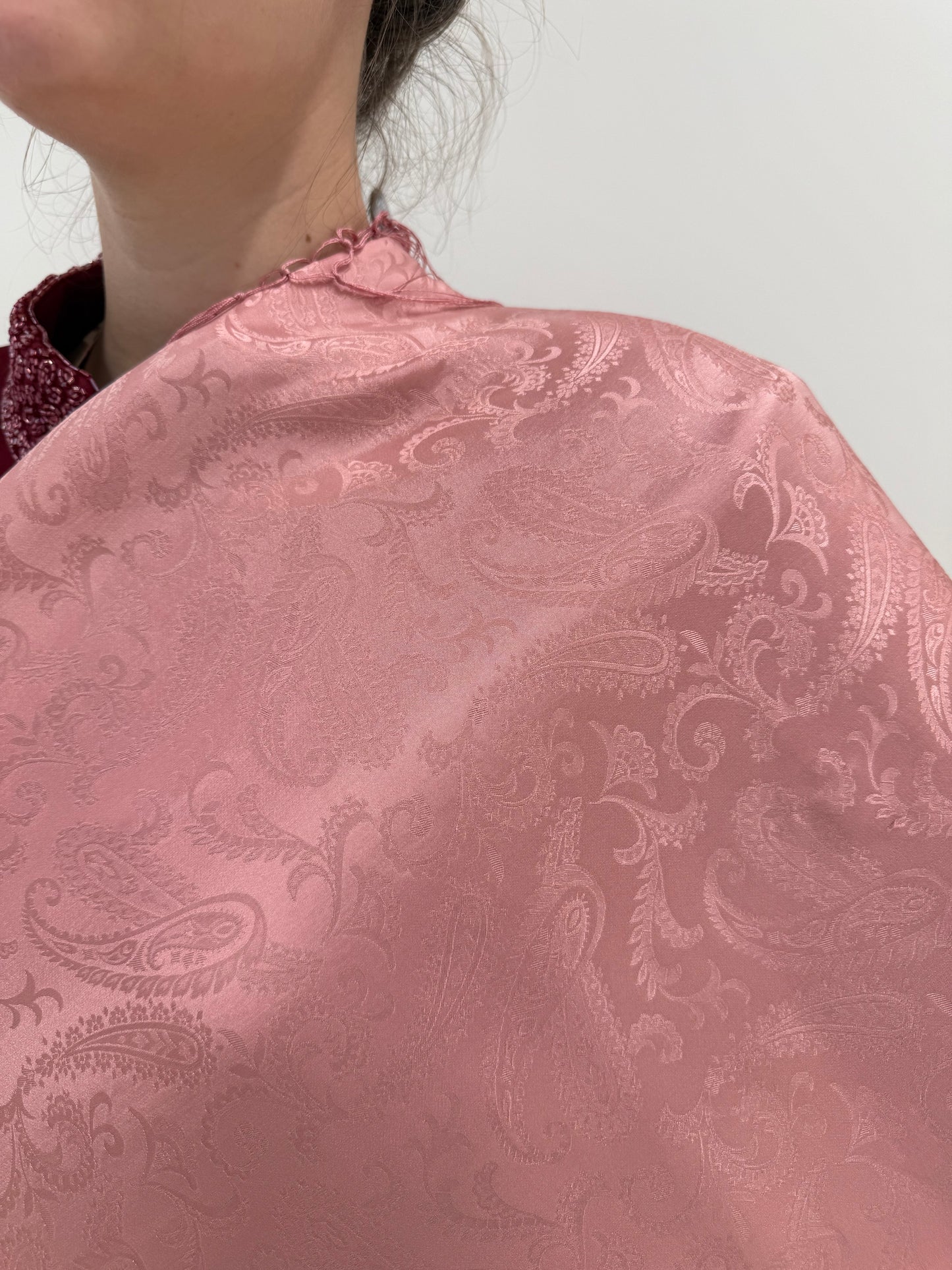 Eșarfă powder pink din tesatura jacquard de mătase naturală