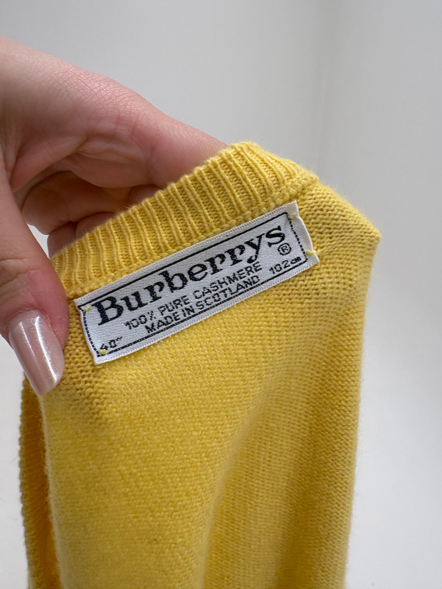 Pulover tall Burberry vintage din cașmir excepțional scoțian lemon yellow