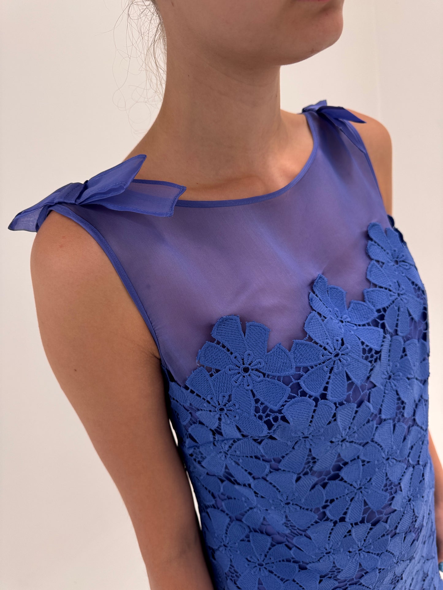 Rochie luxury Luisa Spagnoli pe bază de organza de mătase naturală cu dantelă macrame