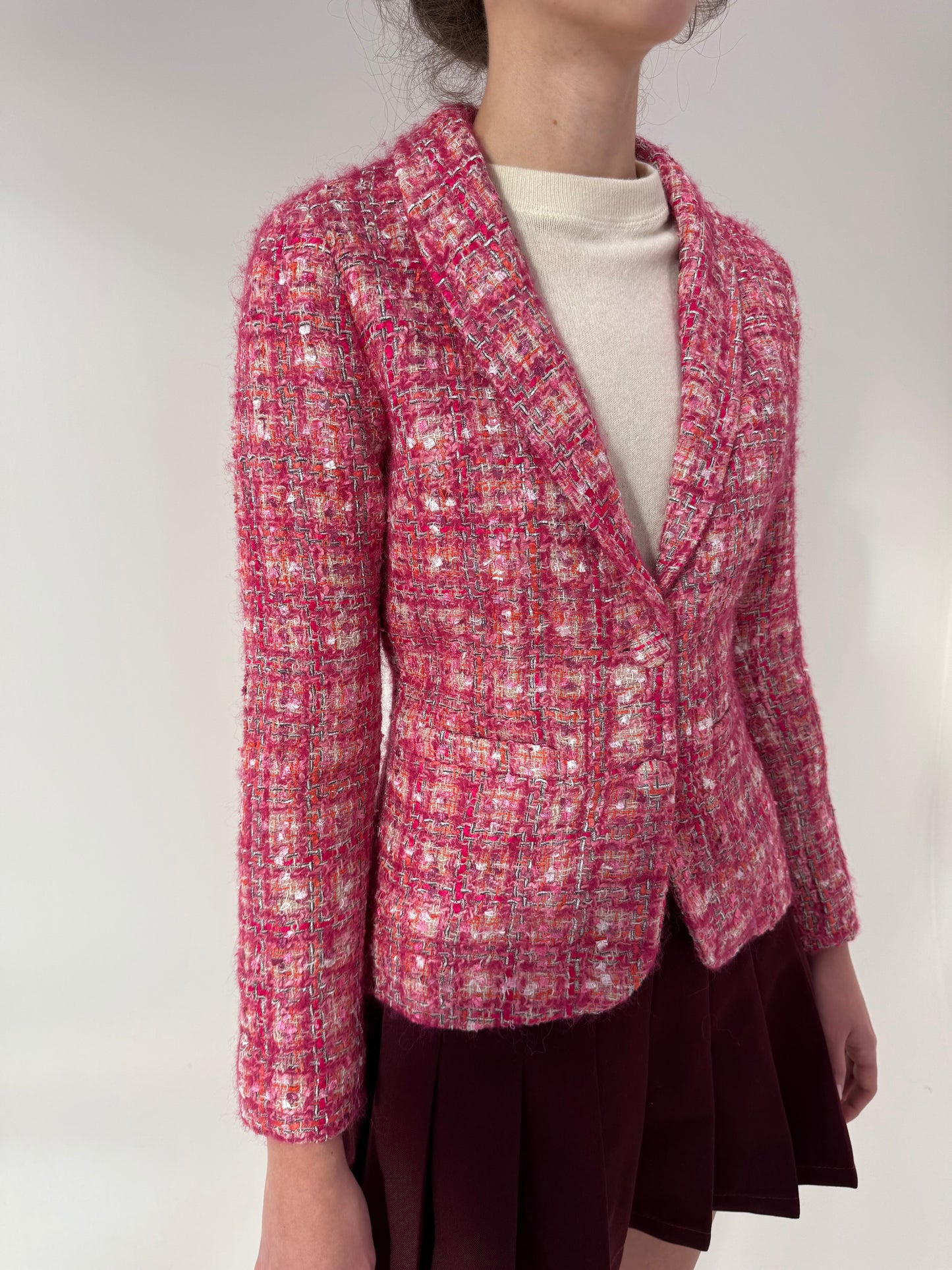 Sacou cambrat în stil Chanel din tweed bijuterie gros cu inserții prețioase