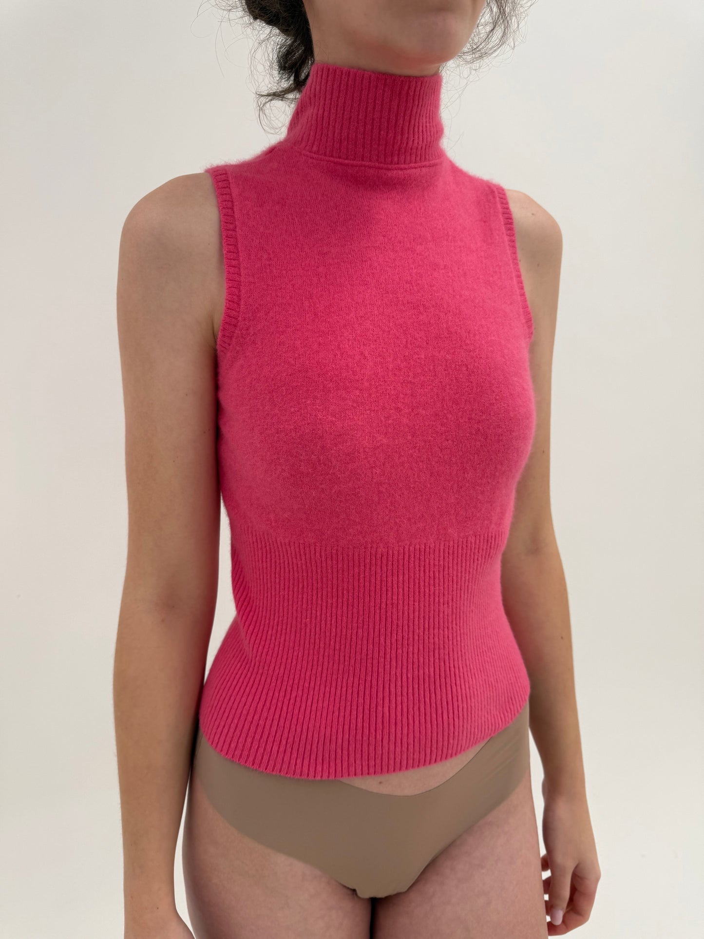 Maleta cambrata Barbie pink din cașmir