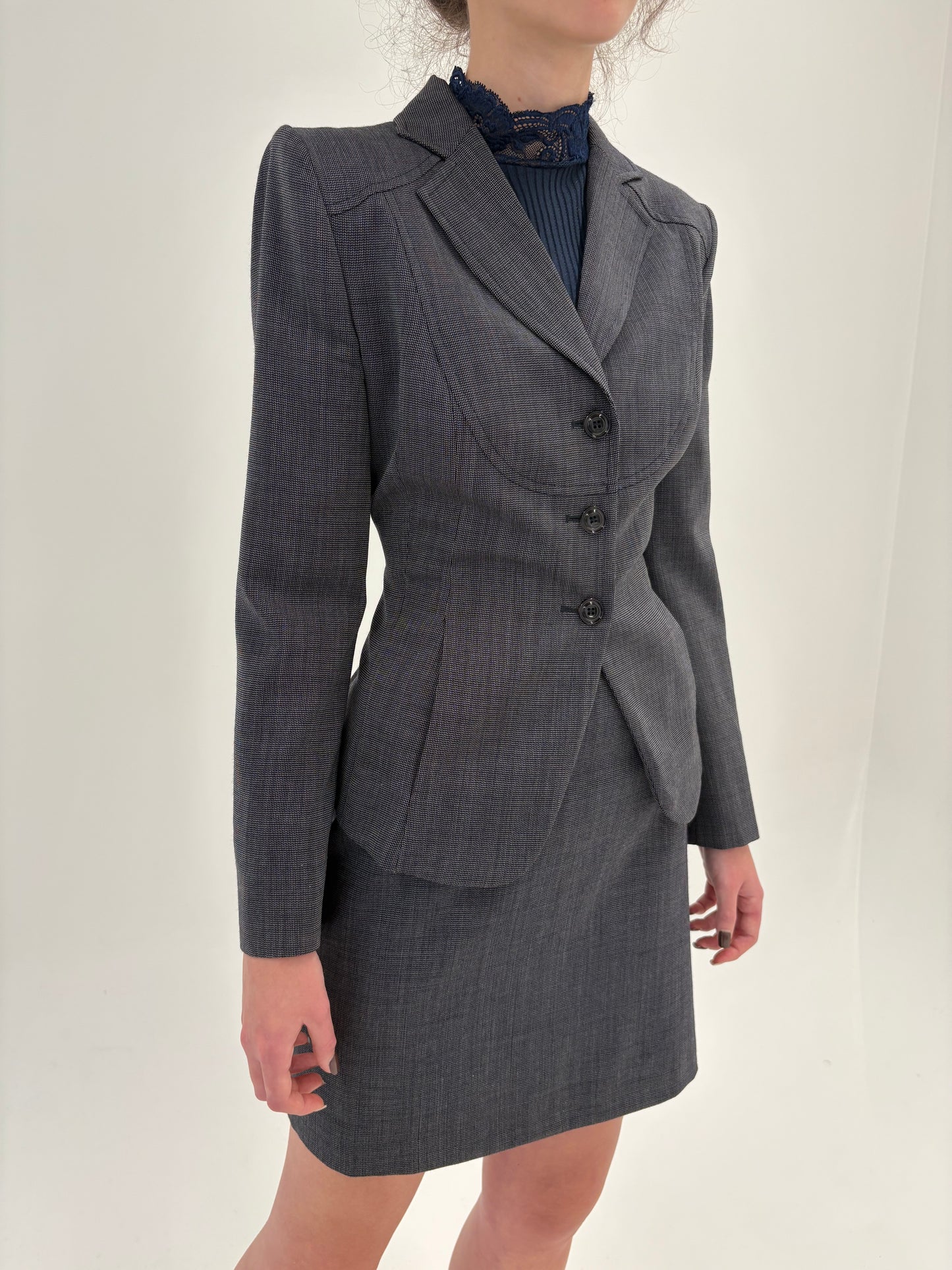 Deux piece italian cu sacou ultra cambrat și fusta în croi chic