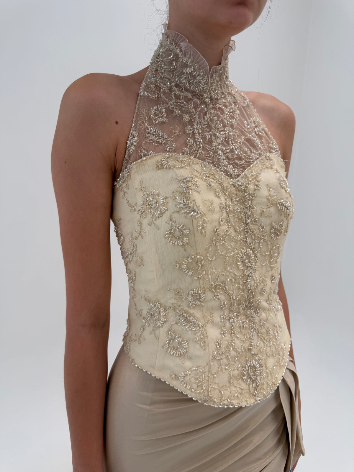Corset bijuterie auriu pudrat cu aplicații manuale