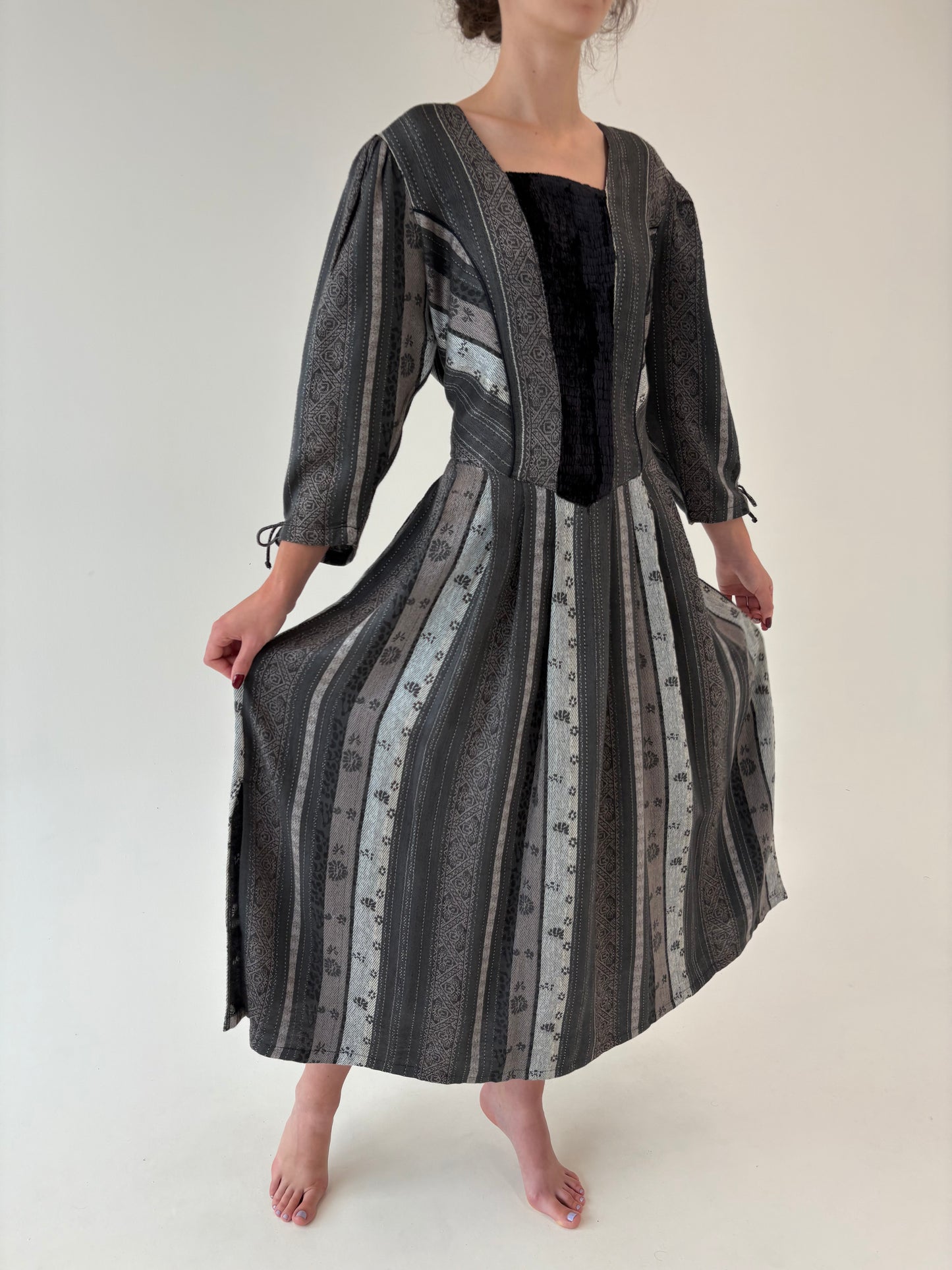 Rochie vintage cu corsaj și buzunare din bumbac și lana extrafina