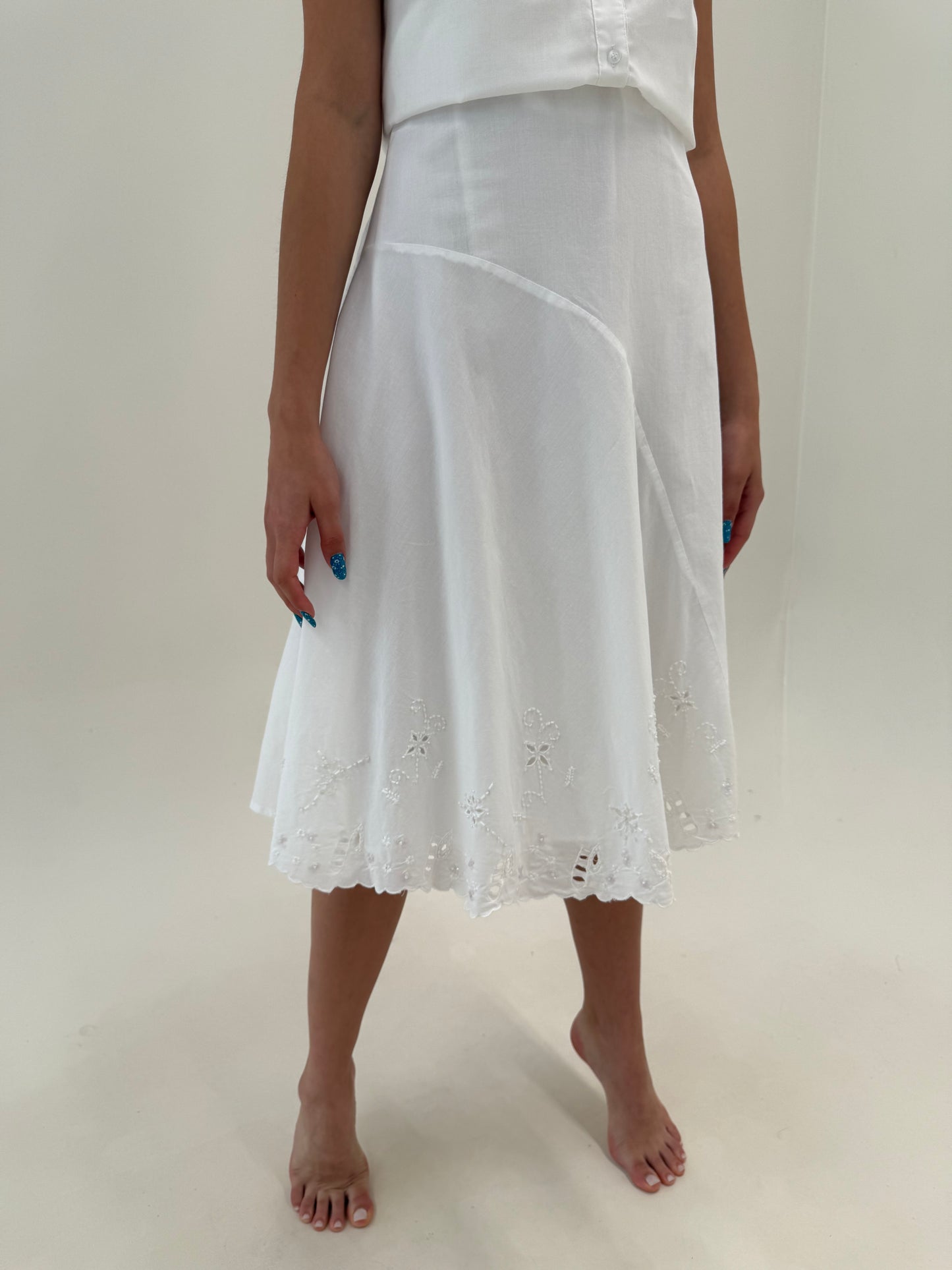 Fustă albă în croi extrem de chic cu broderie anglaise din bumbac premium midi lung