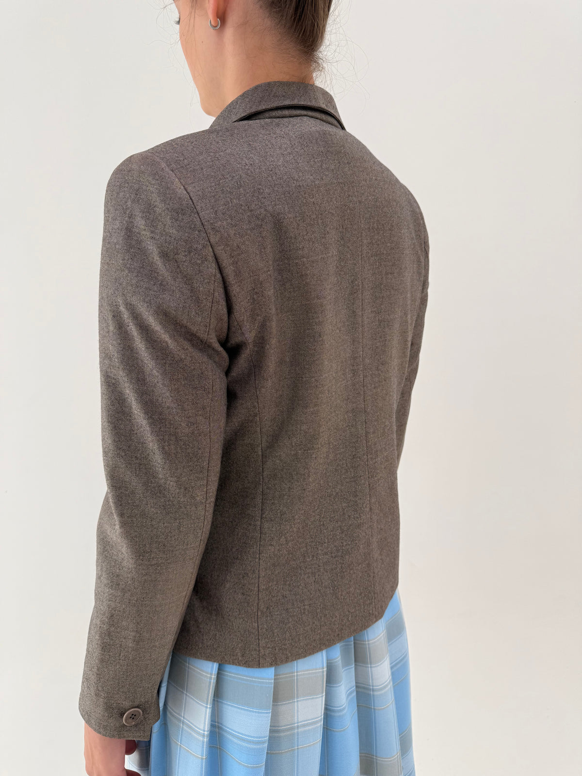 Sacou Max Mara taupe din lana extafina și mătase naturală în croi minimalist cu revere late