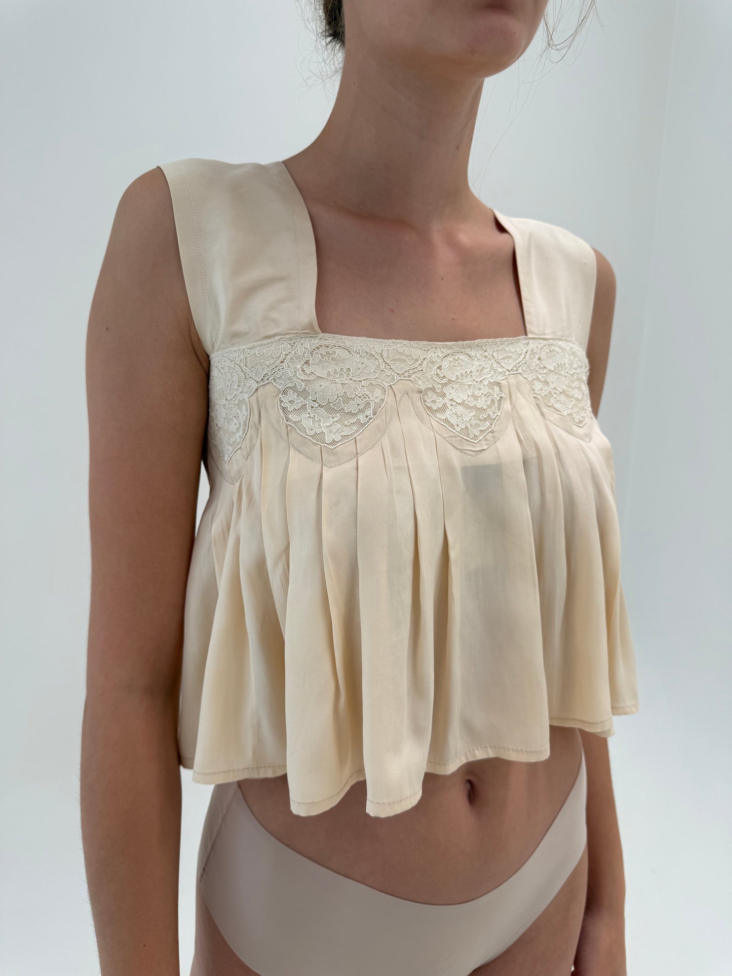 Top old vintage superb din mătase naturală ivoire cu dantelă chantily