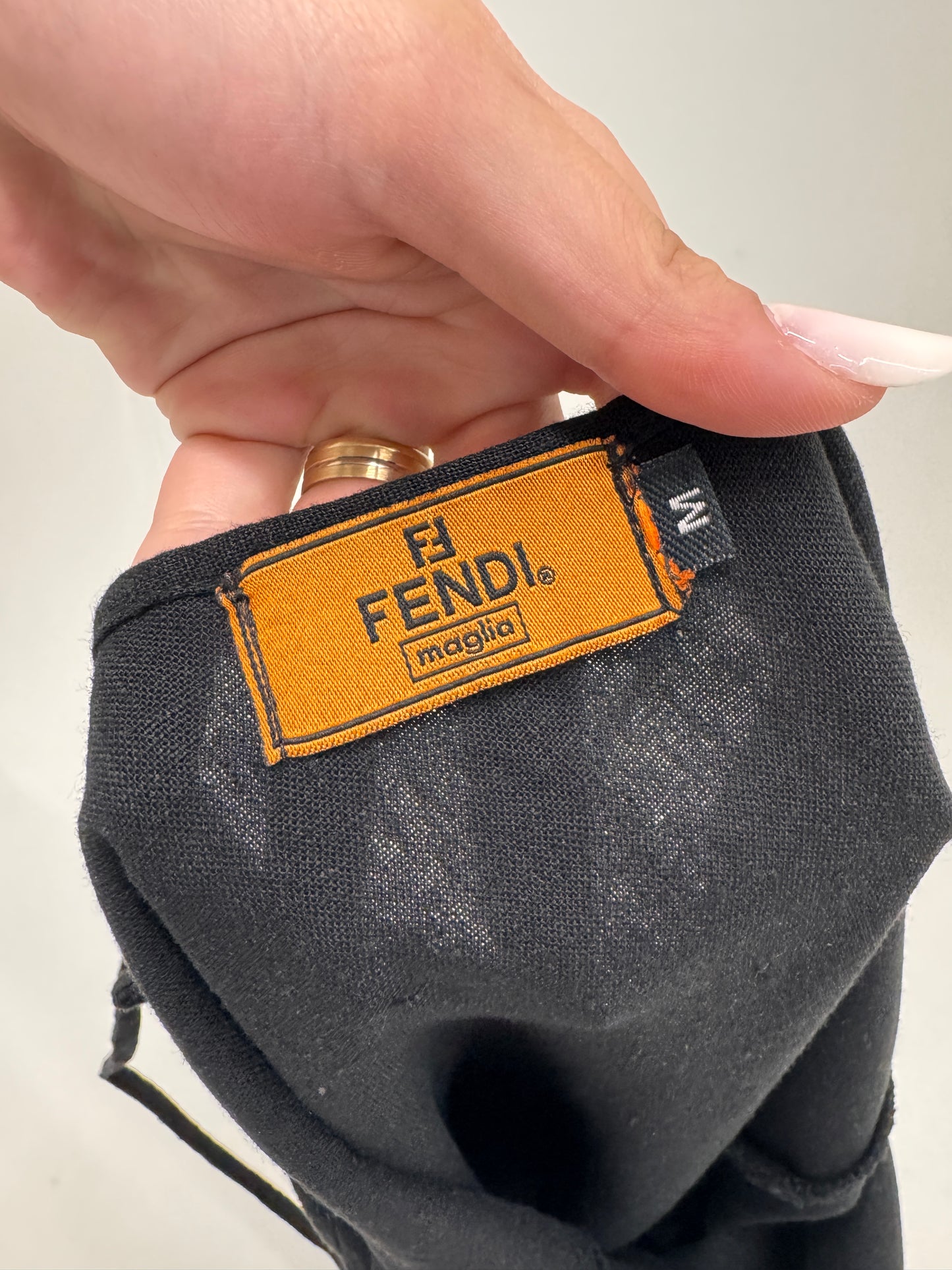 LBD maxi Fendi din pânză de in în croi minimalist cu volan supradimensionat