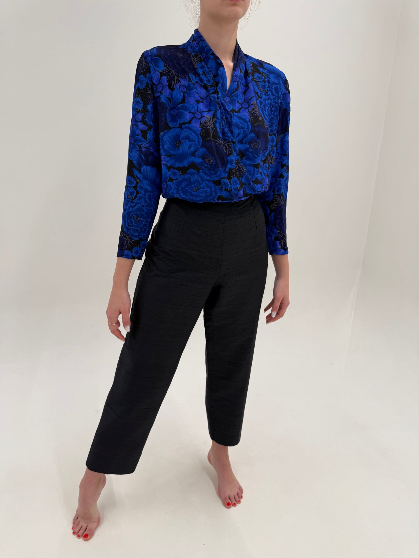 Pantaloni negri din gama Max Mara din mătase naturală dupioni mom fit