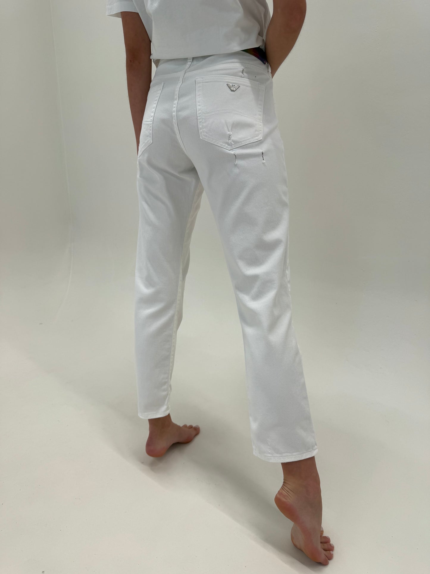 Jeans de vară Armani ripped effect in croi clasic ultra confort