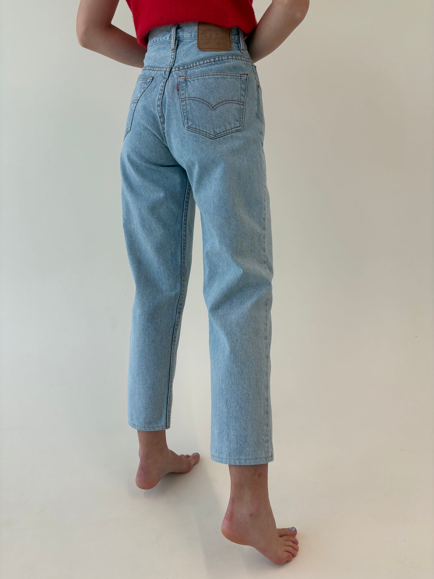 Jeans old vintage Levi’s 501 de colecție anii 80 mom fit