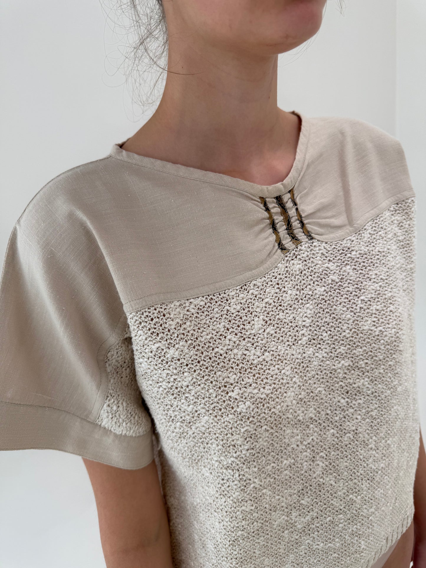 Top vintage nude din jerse și in în croi lejer retro modern