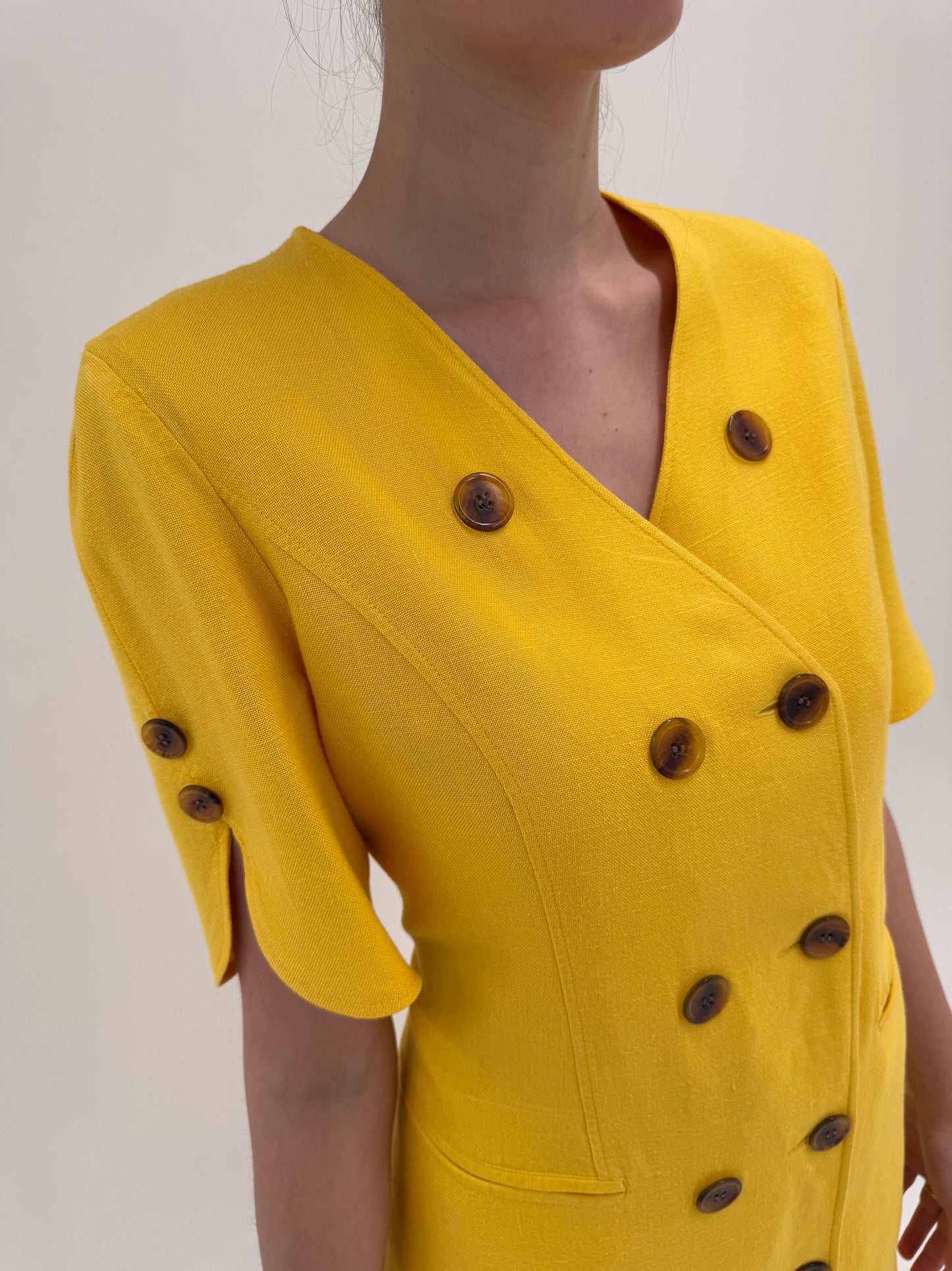 Rochie vintage tip sacou din pânză grea cu nasturi contrastanti și închidere dublă