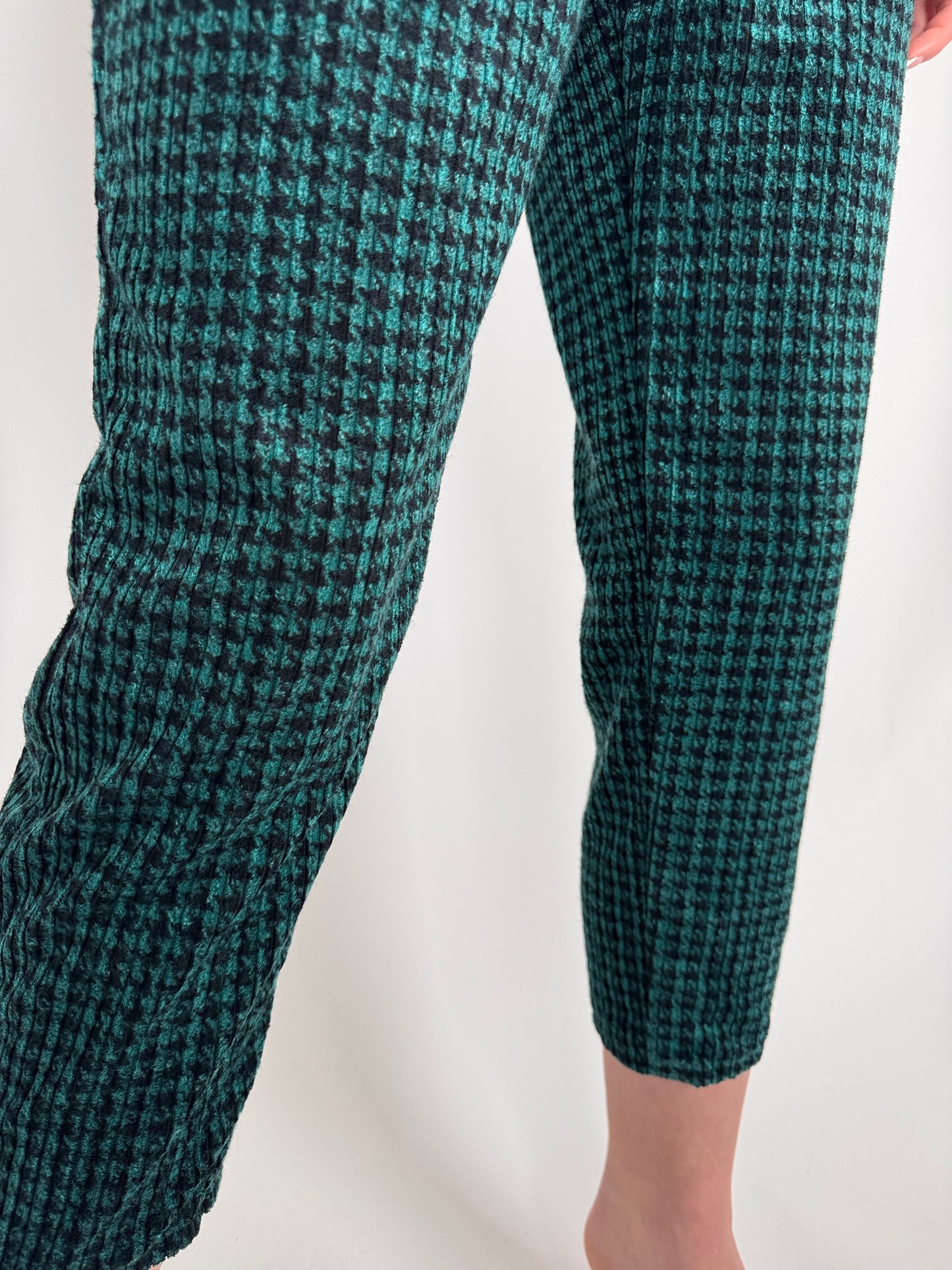 Pantaloni din catifea de bumbac pied du coq cu talie ultra înaltă și pense