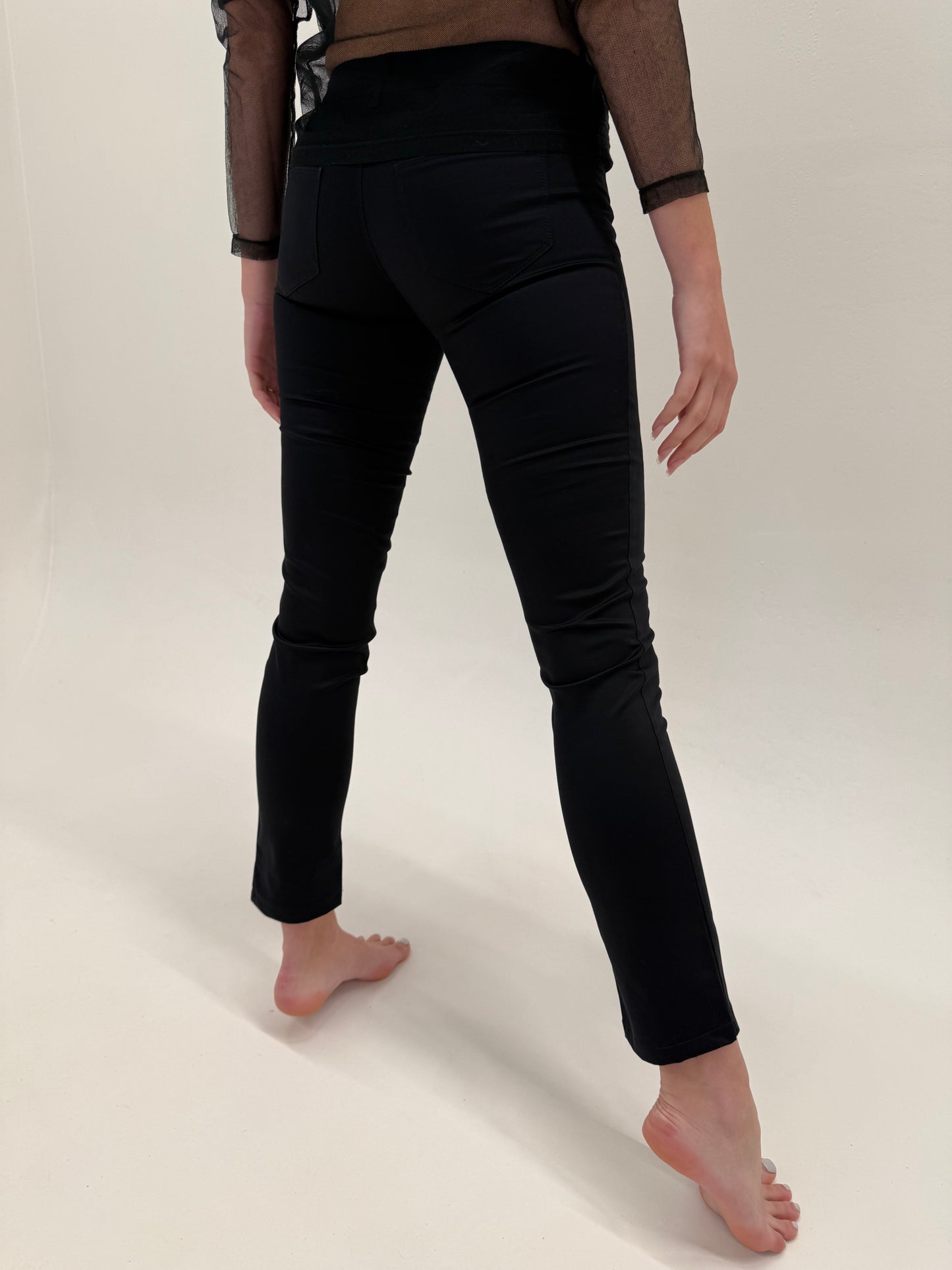 Pantaloni Prada negri petite în croi clasic din poplin ușor modelator