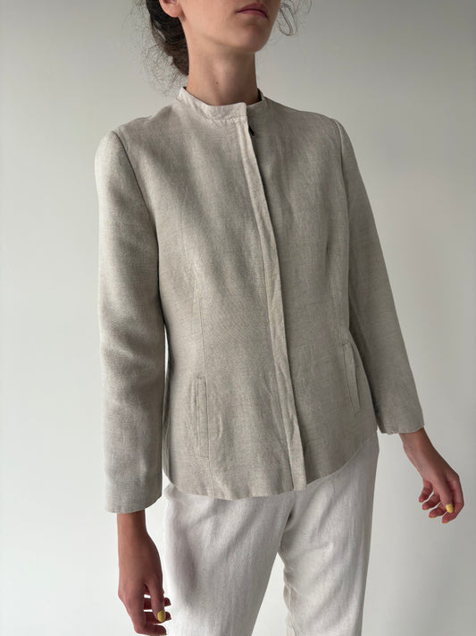 Jacheta smart casual ușor cambrata din pânză ușor structurată