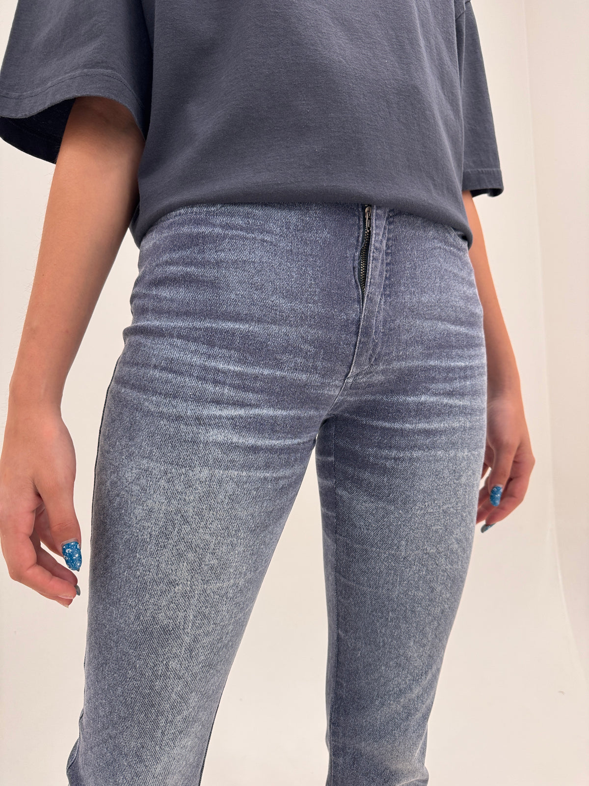 Jeans iconic Roberto Cavalli cu animal print discret snake specific brandului