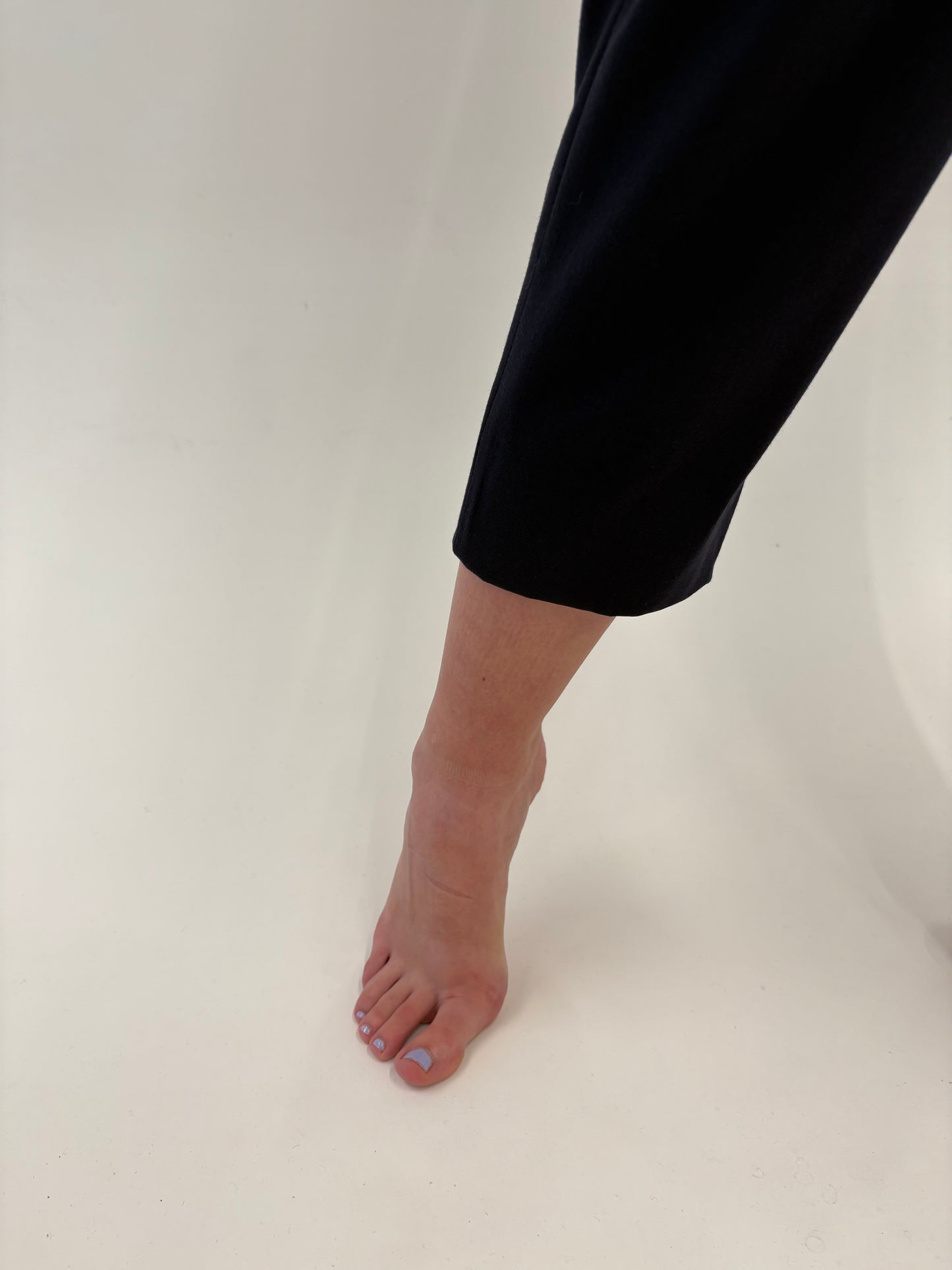 Pantaloni țigaretă din lana extrafina pura certificată cu talie ultra înaltă