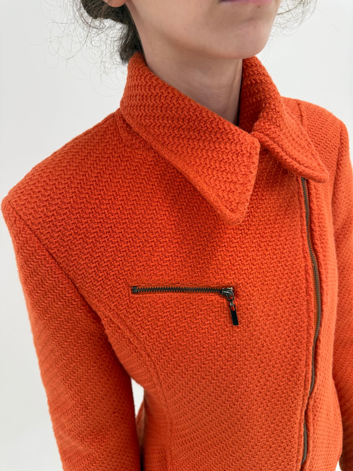 Jacheta cambrata oranj din tweed texturat superb din lana extrafina