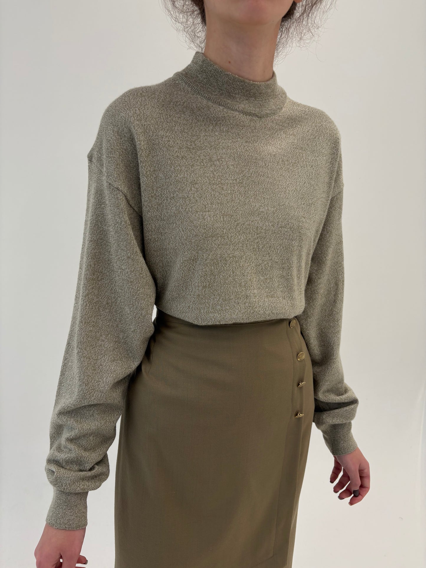 Maleta chimney sage green din lana merino extrafina în croi lejer