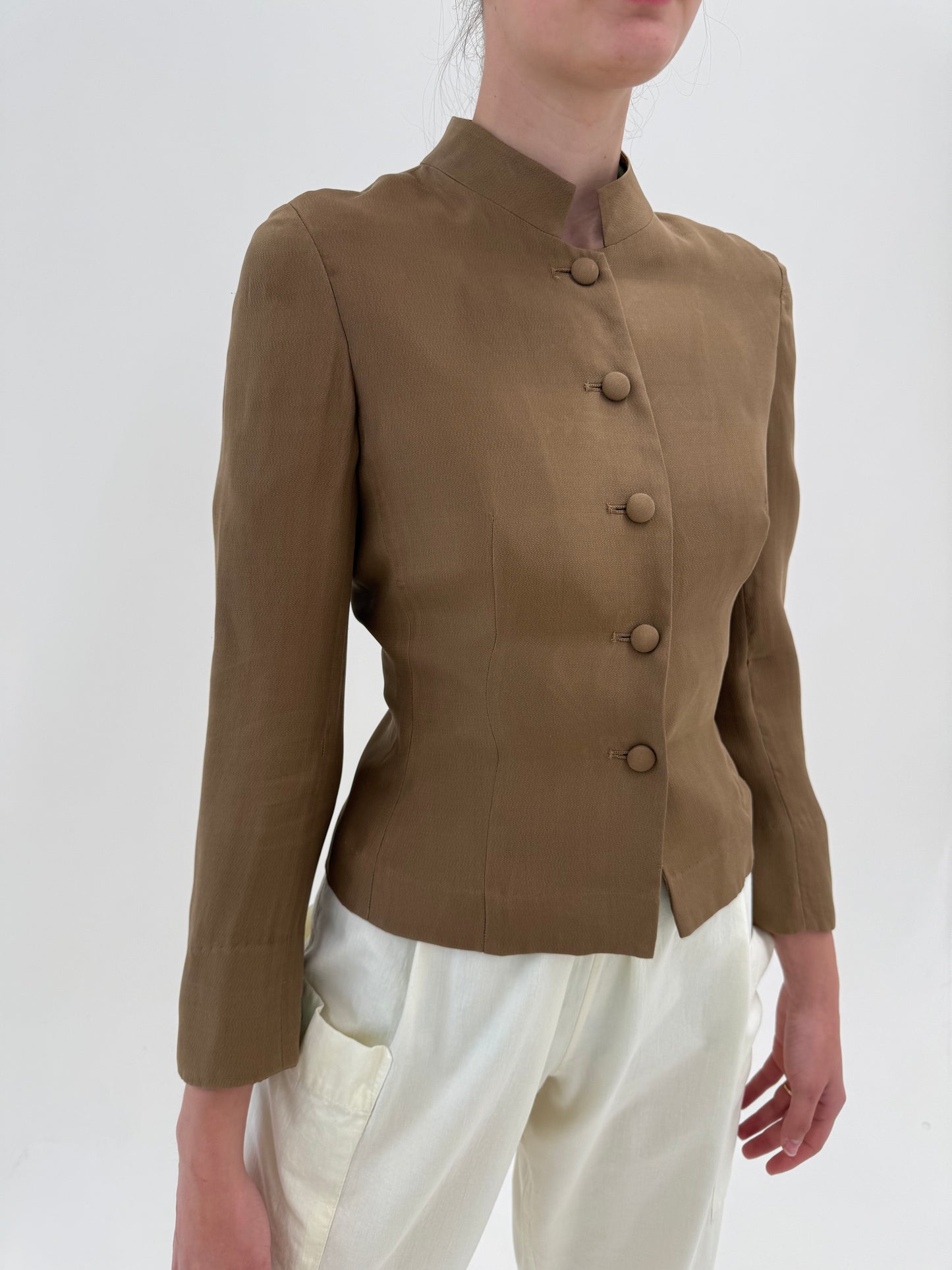 Sacou cambrat din mătase naturală mushroom brown inc roi minimalist