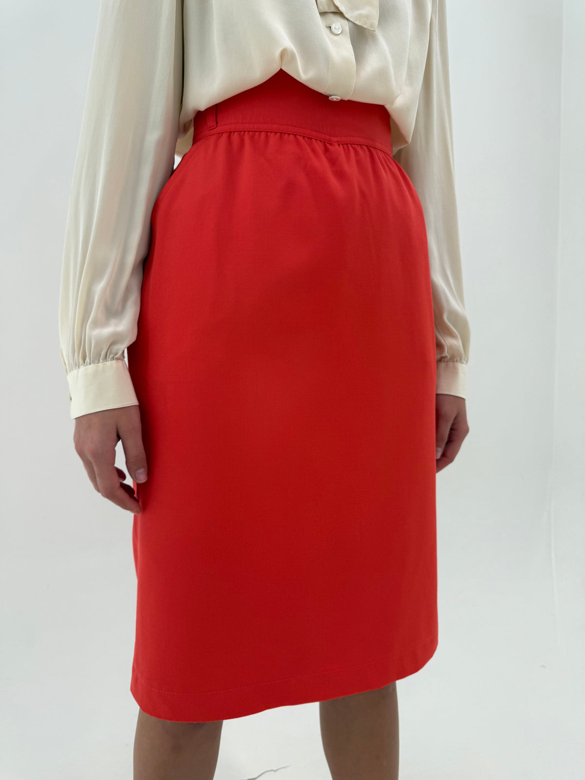 Fustă Escada coral red cu talie ultra marcată super înaltă și buzunare din lana extrafina