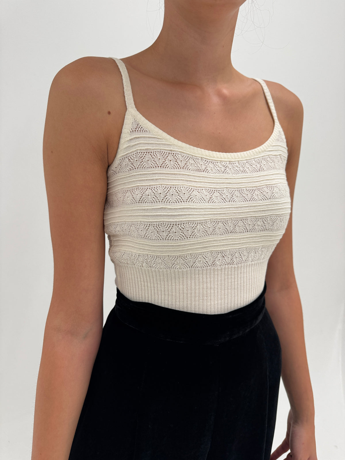 Top Moschino dantelat cu peplum din lana extrafina ivoire