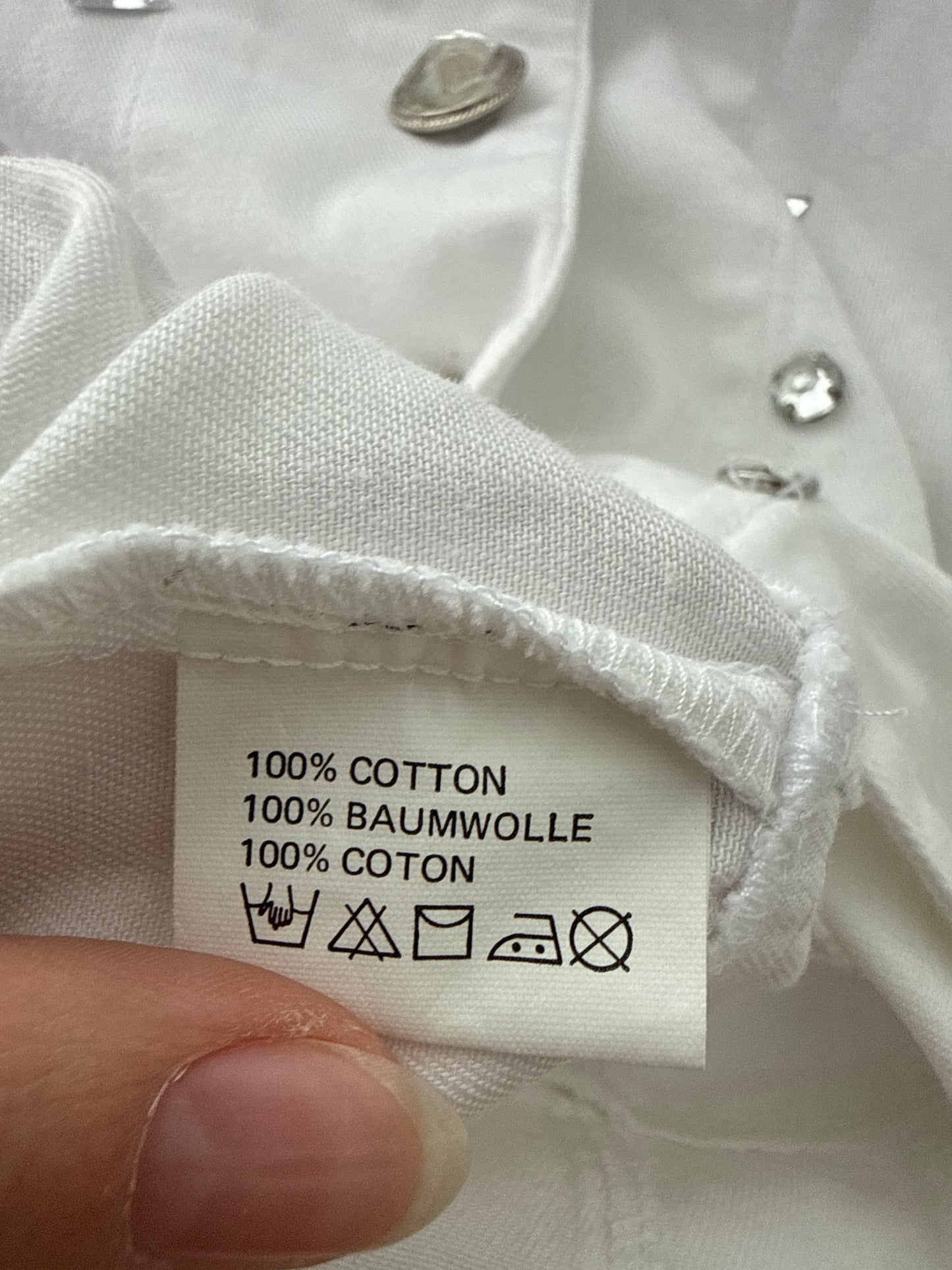 Sacou din jeans alb cu aplicații manuale argintii și talie marcată