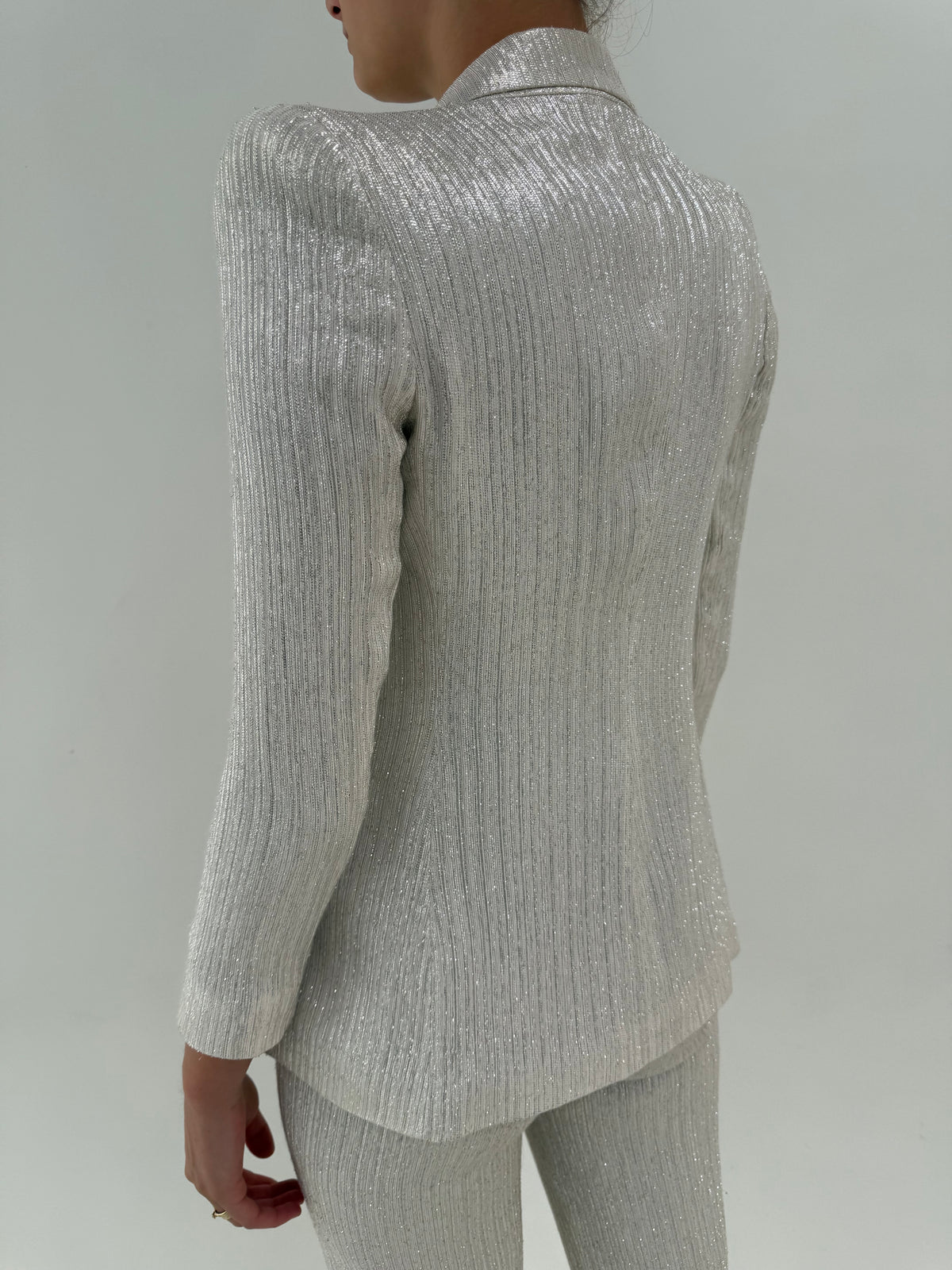 Costum ultra elegant de brand luxury italian Gattinoni din material prețios