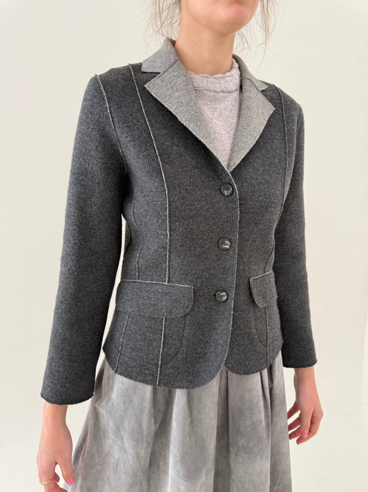 Sacou cambrat în nuanțe de gri din light boiled wool extrafina confort