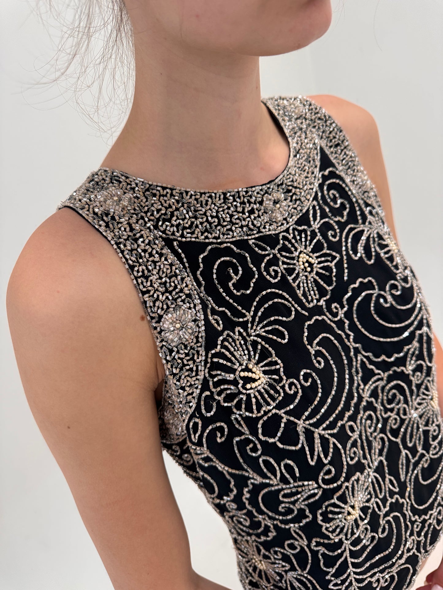 Top negru vintage bijuterie integral cu aplicații manuale nude