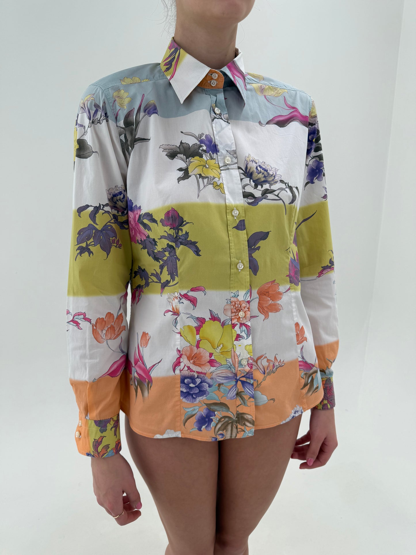 Cămașa luxury Etro în dungi și print floral specific brandului