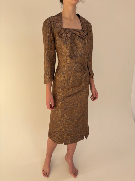 Rochie Old vintage cocktail sheath anii 60 de colecție din brocart auriu pudrat