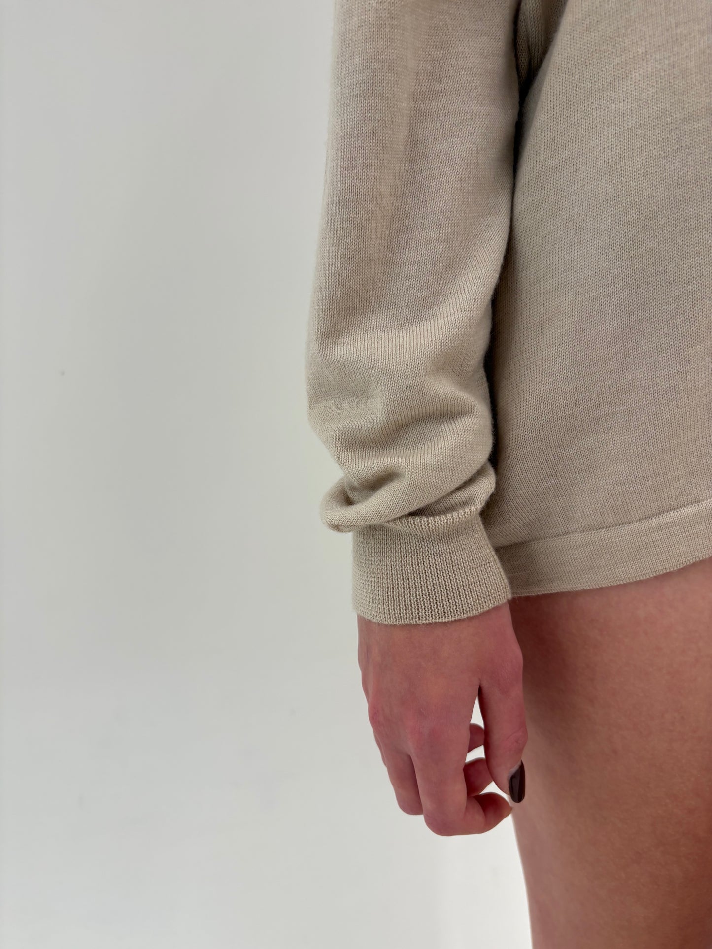 Maleta light nude cu guler sal din lana merino extrafina