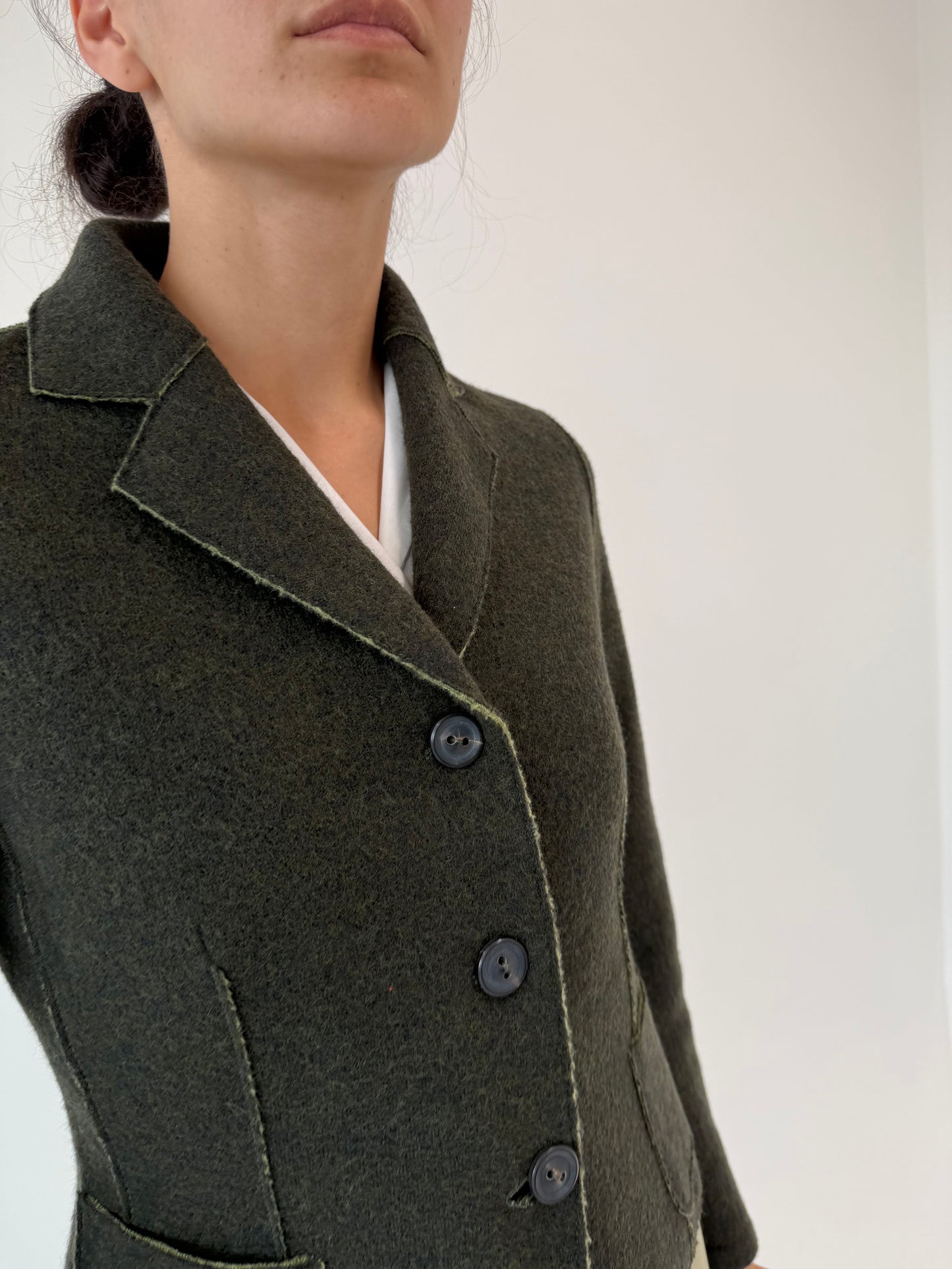 Sacou cambrat ultra confort din cel mai fin boiled wool dark forest green