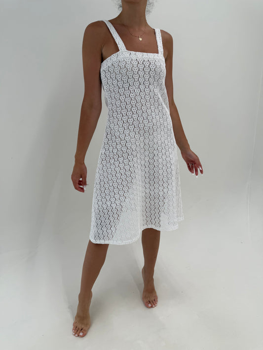 Rochie bijuterie din macrame fin lucrat manual în croi minimalist