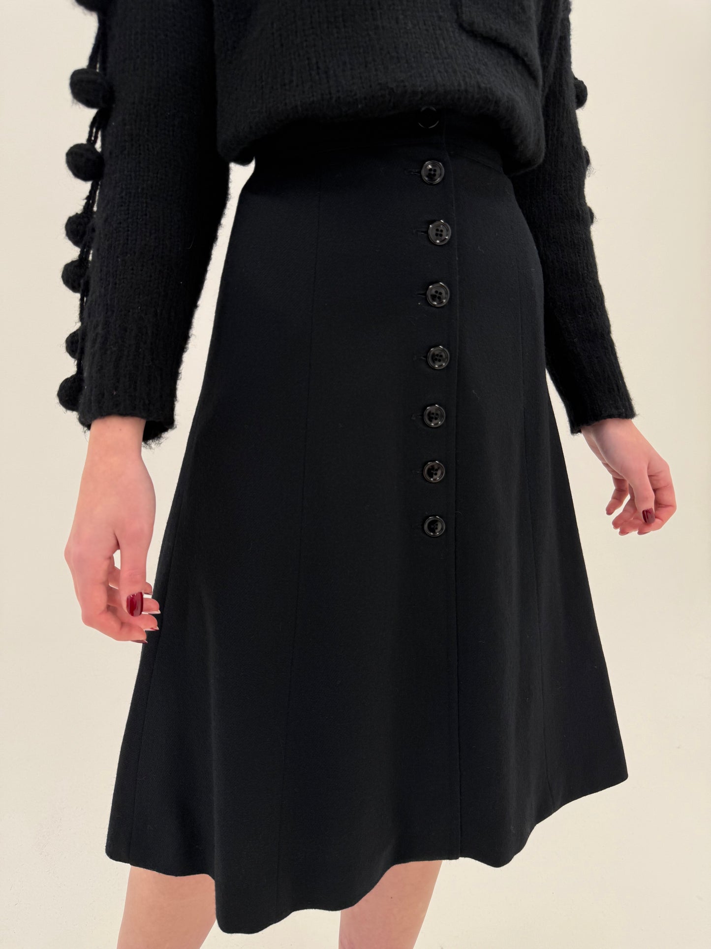 Fustă neagră în croi A-line din lana extrafina cu talie ultra înaltă
