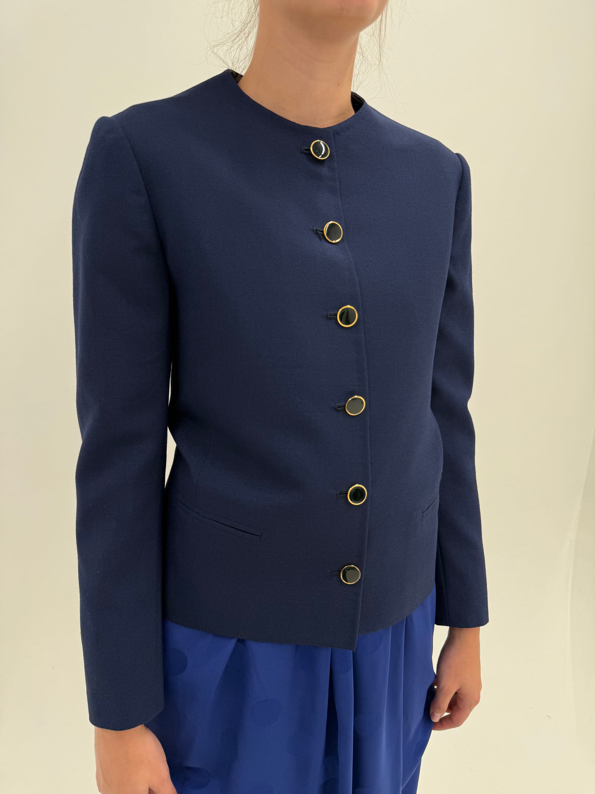 Sacou în stil Chanel din lana extrafina Navy blue cu nasturi decorativi
