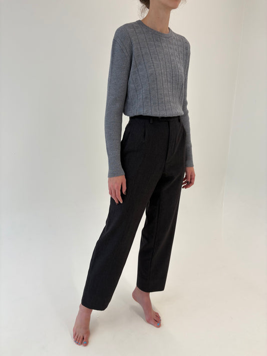 Pantaloni tall in croi actual din lana extrafina tasmaniana cu pense