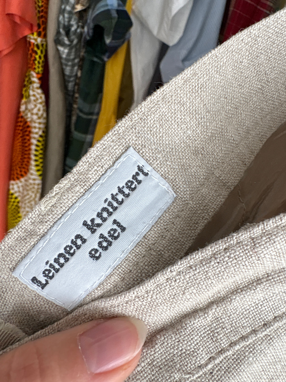 Pantaloni tall din panza excepțională de in sand nude cu talie ultra înaltă și pense