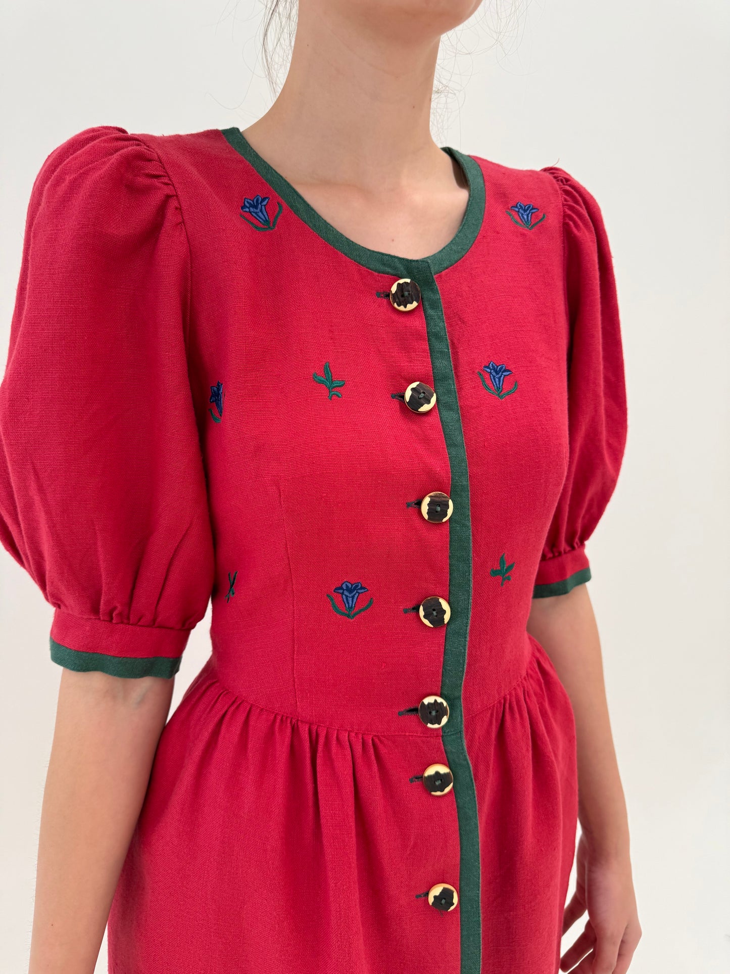 Rochie vintage maxi din pânză de in cu corsaj și buzunare
