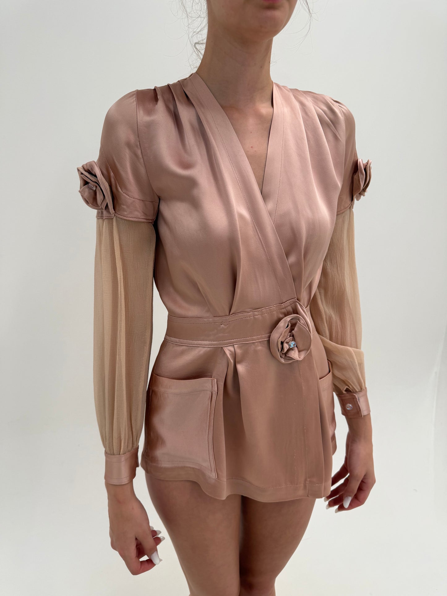 Sacou / top din twill de mătase naturală dusty powder pink cu flori 3D