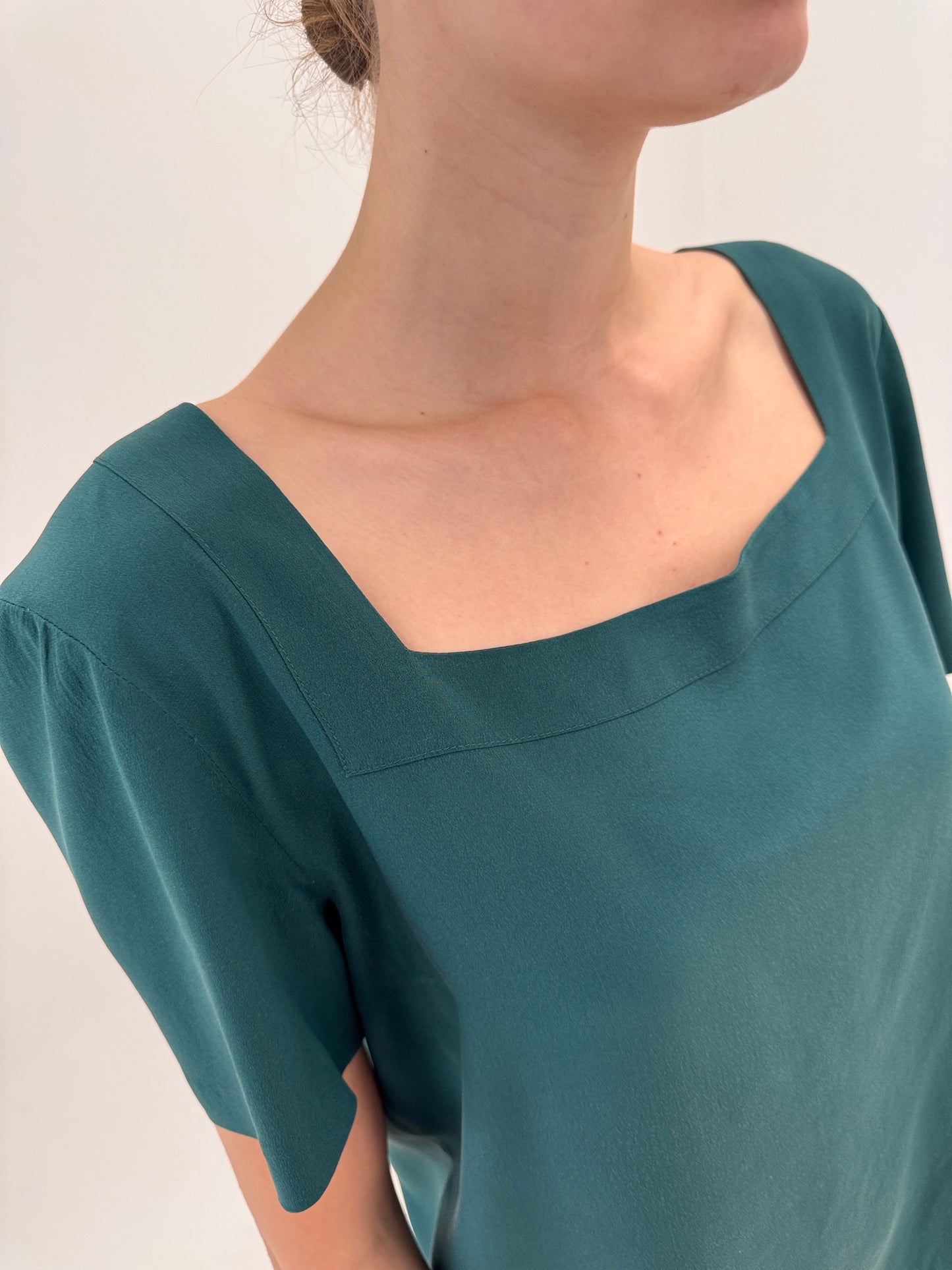 Top pine green din mătase naturală